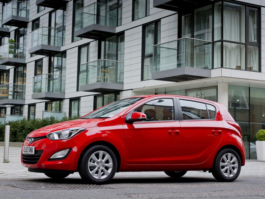  Hyundai i20 5-Door 2012 года  (UK) (фото 14 из 15)